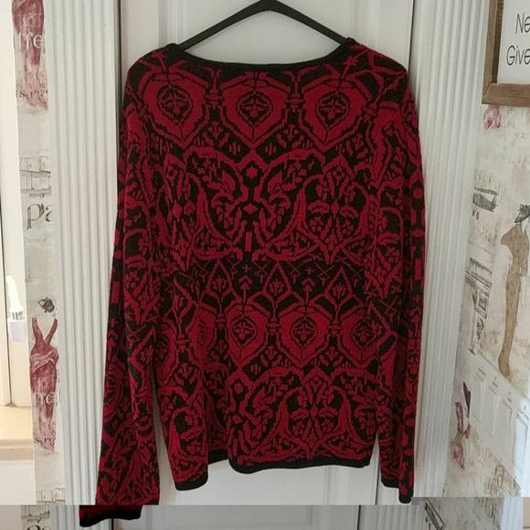 Sweater - Picture 2 of 4